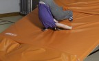 Zum Artikel: J+S-Kids – Rollen und Drehen: Rolle vorwärts