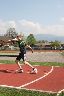 G+S-Kids – Atletica leggera: Lezione 23 «Dai lanci in rotazione al lancio del disco»