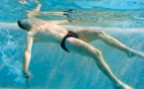 Zum Artikel: Schwimmen – Rücken: Fähnchen schwingen