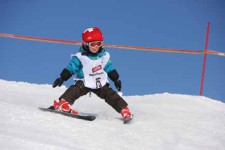 Vai all'articolo: G+S-Kids – Sci: Lezione 3 «Esercizi di abilità su pendii facili»