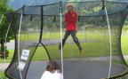À l'article: Faire du trampoline: Sauter et atterrir en sécurité