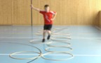 Zum Artikel: Leichtathletik – Tests: 2.3 Reifenspringen – Niveau 2 (U8/U10)