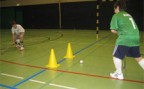 Zum Artikel: J+S-Kids – Landhockey: Lektion 3 – «Basics Stoppen und Passen»