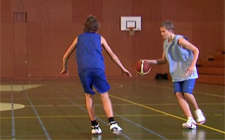 Vai all'articolo: G+S-Kids – Pallacanestro: Lezione 4 «Il palleggio 2»