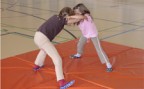 Zum Artikel: J+S-Kids – Geräteturnen: Lektion 13 «Spielerische Kräftigung»