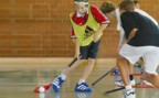 Zum Artikel: Unihockey: Ballführen und Dribbeln