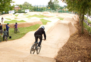 Pumptrack - Ab auf die Piste!