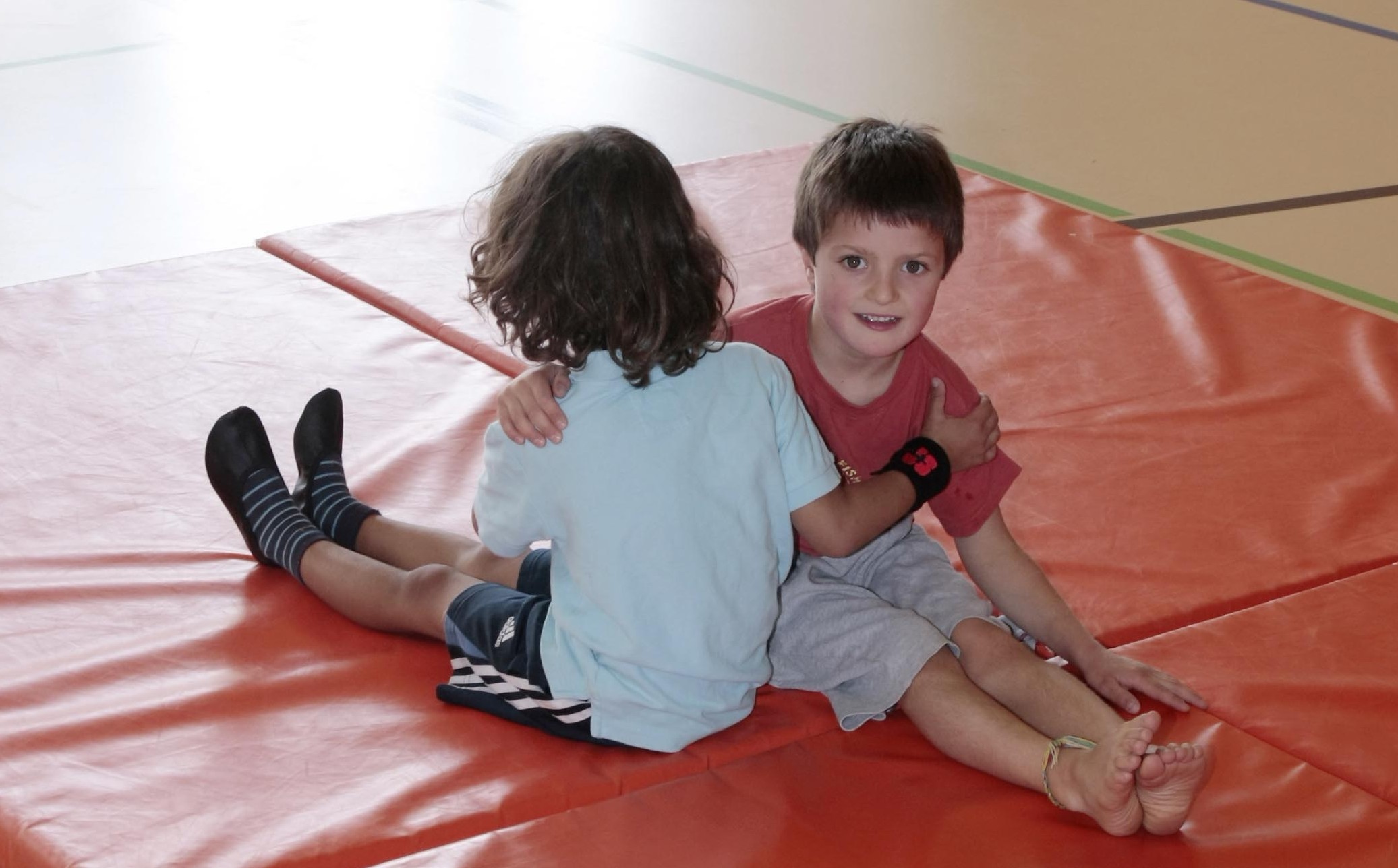 J+SKids Lutter et se bagarrer Combat au sol » mobilesport.ch