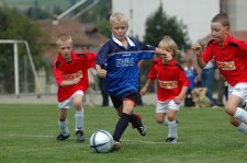 J+S-Kids – Football: Leçon 7 «De la passe au jeu avec les coéquipiers 2»
