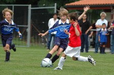 J+S-Kids – Football: Leçon 5 «De la passe au jeu avec les coéquipiers 1»