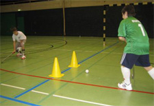 J+S-Kids – Hockey sur gazon: Leçon 3 «Basics: réception de la balle et passe»