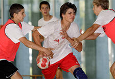 J+S-Kids – Handball: Lektion 7 «Spielen lernen 2»