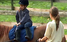 J+S-Kids – Sports équestres: Leçon 3 «Exercices au pas/Sautiller»