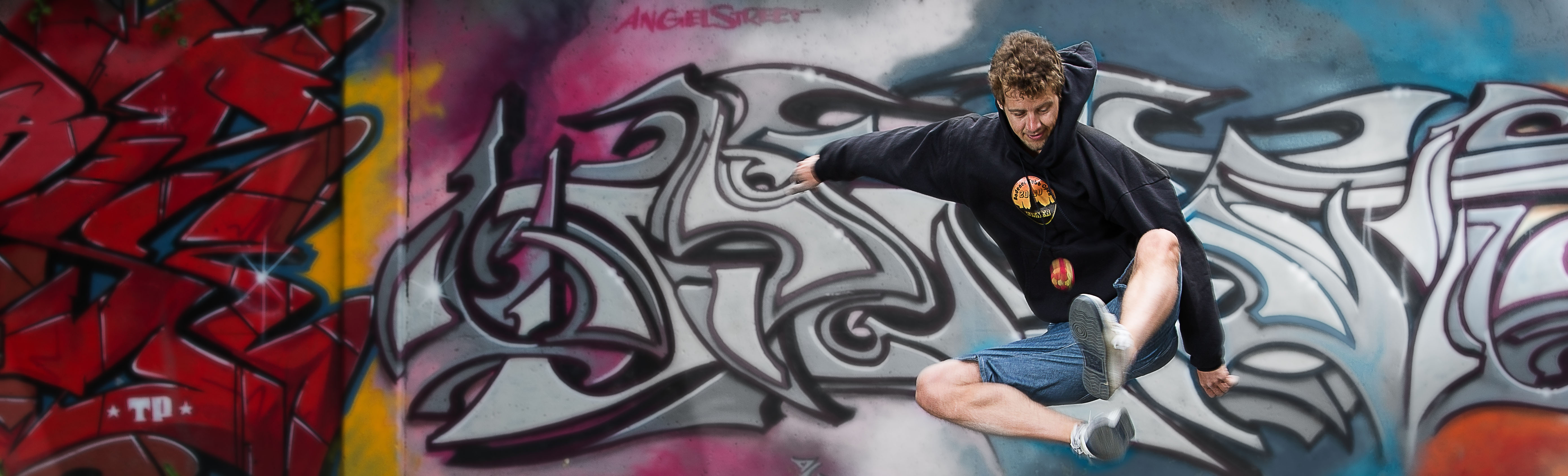 Un giocatore di footbag in azione