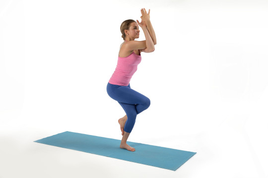 Yoga Balance auf einem Bein (B2) Der Adler » mobilesport.ch