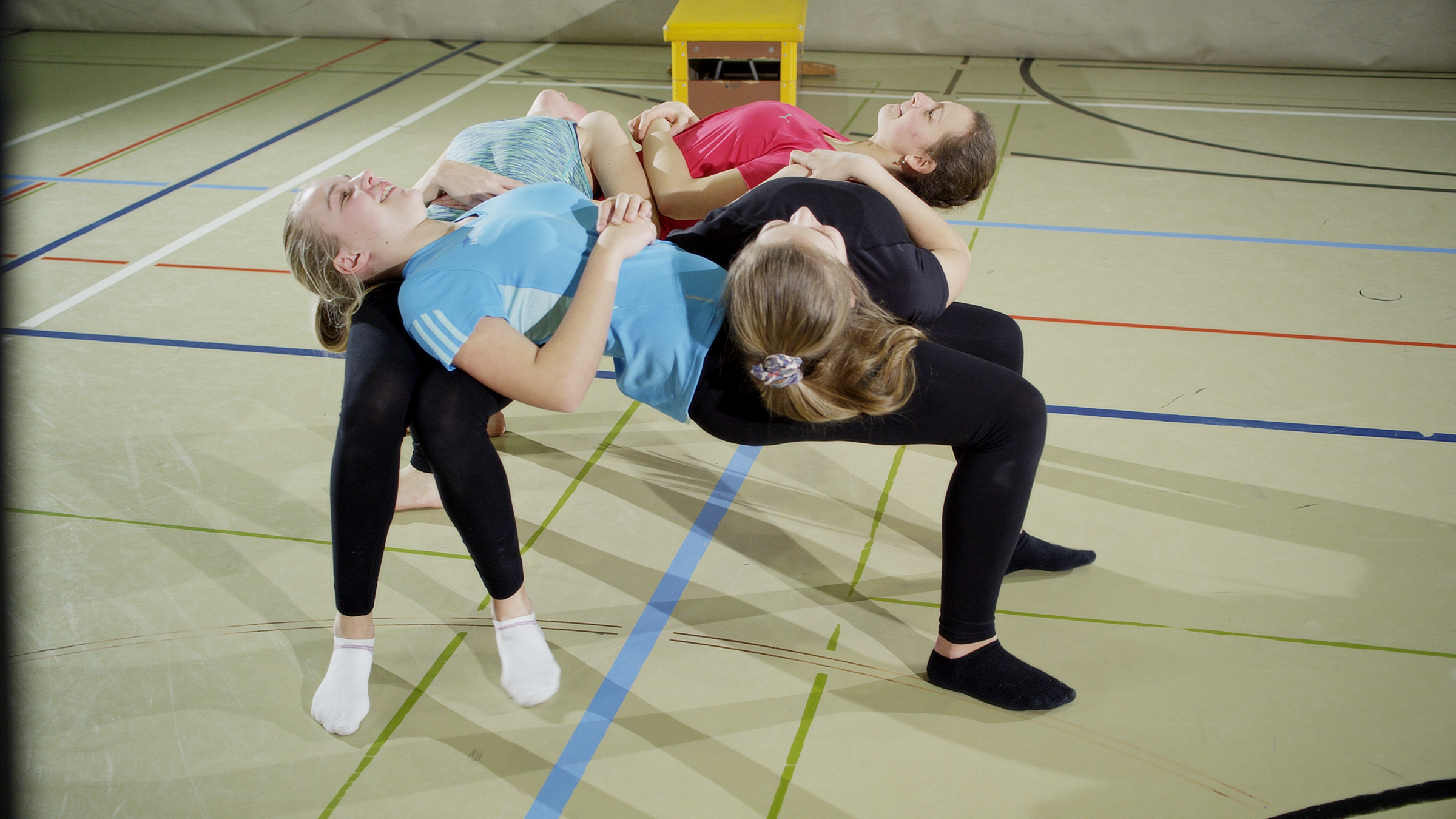 Acrobatie avec partenaire Figures statiques Chair challenge