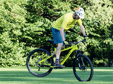 VTT – Techniques de pilotage: Pivoter sur la roue avant (nose-turn) » mobilesport.ch