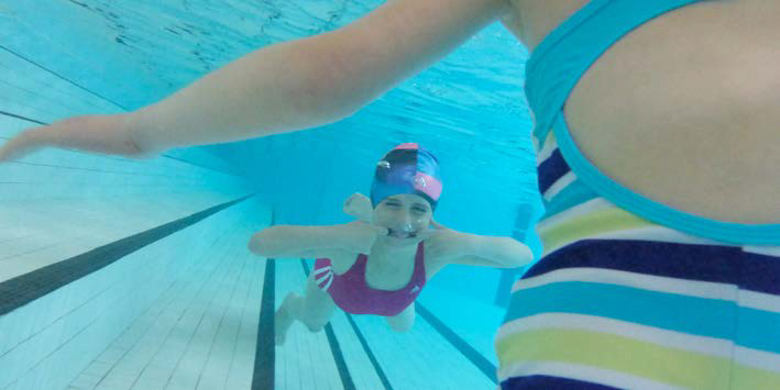 Schwimmen lernen: Checkliste Kinder und Begleitperson ...